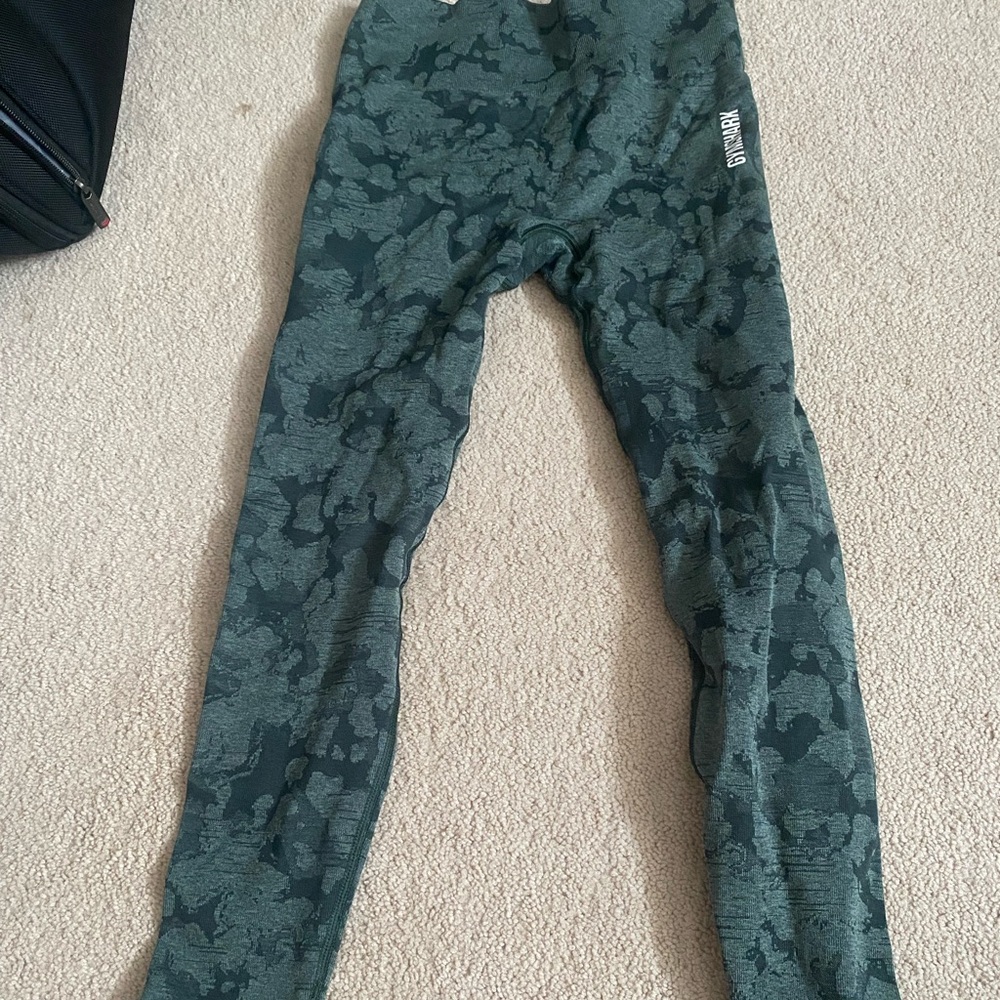 gymshark camo workout leggings